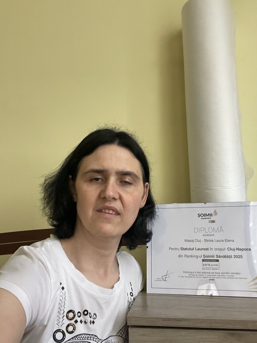Laura Stroia, tehnician maseur și kinetoterapeut, în cabinetul său din Cluj-Napoca